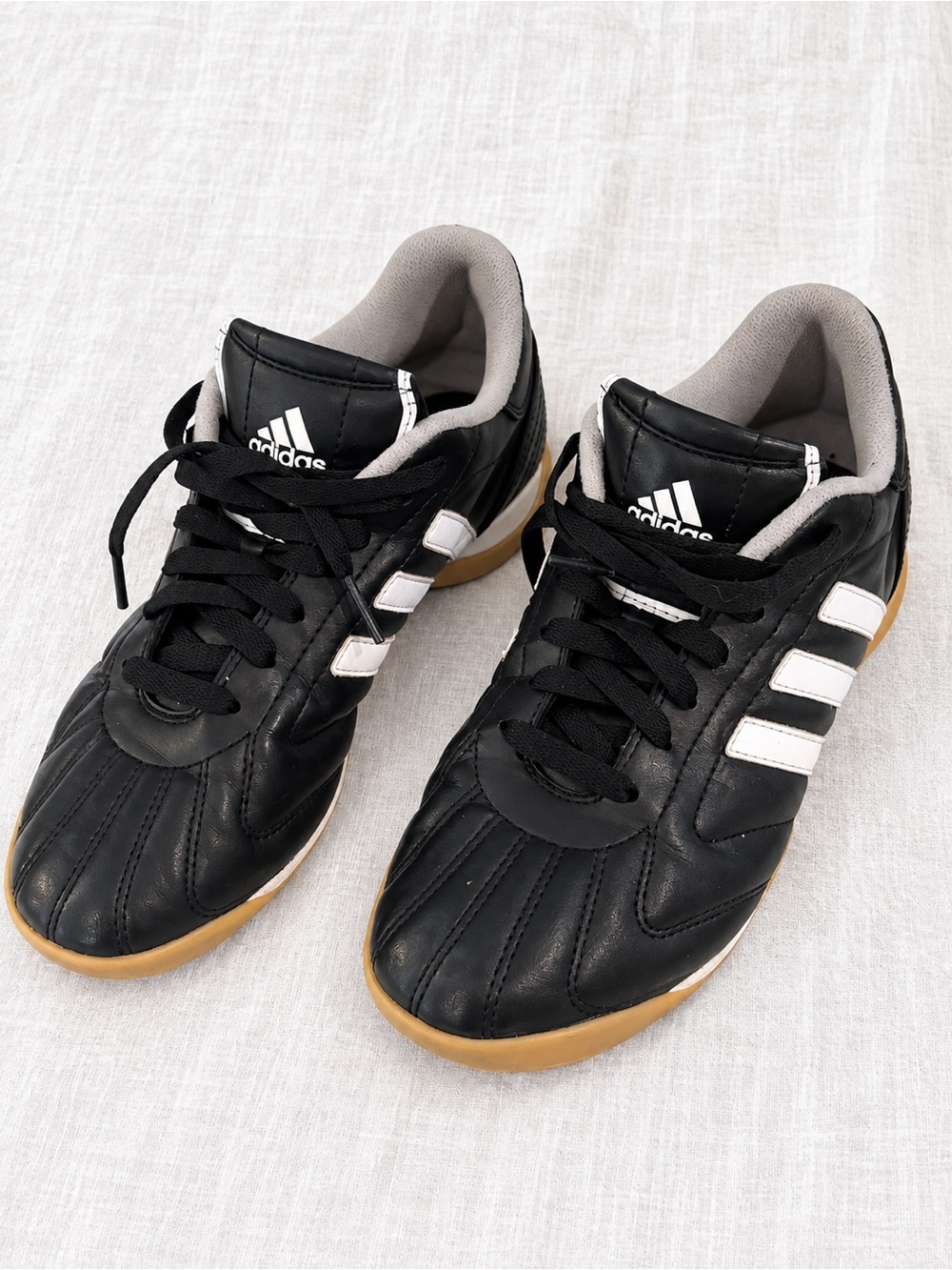 Vintage 2007 Adidas Men’s Indoor Soccer Shoes Black White Gum Sole Size 6.5